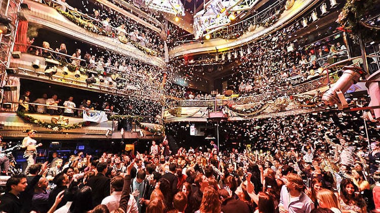 Ambiente de una noche en Teatro Kapital en Madrid