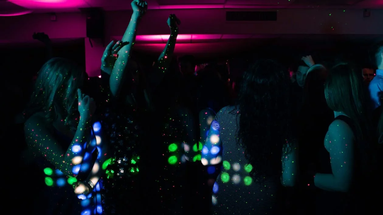 comprueba si la discoteca ofrece alternativas, discoteca2-discoruta_com