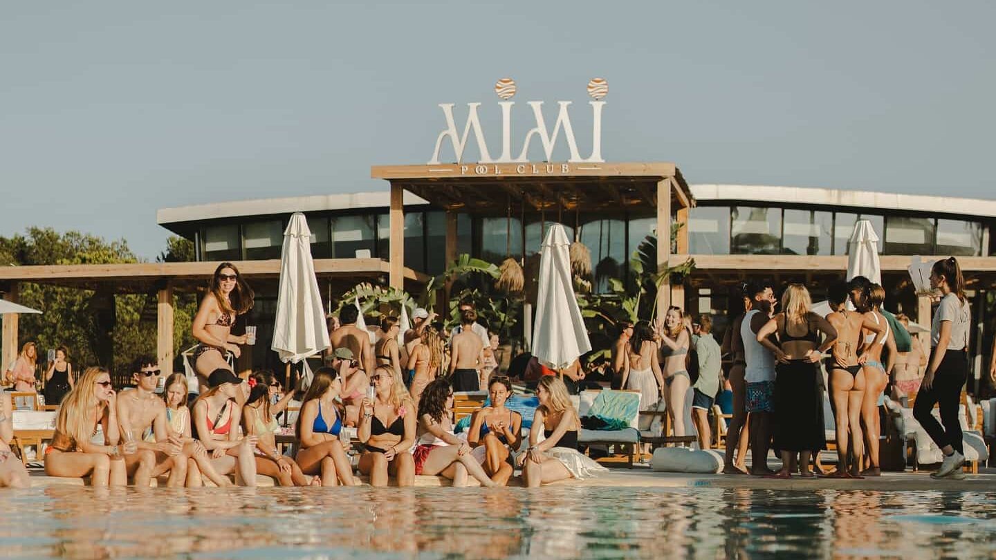Mimi Pool Club