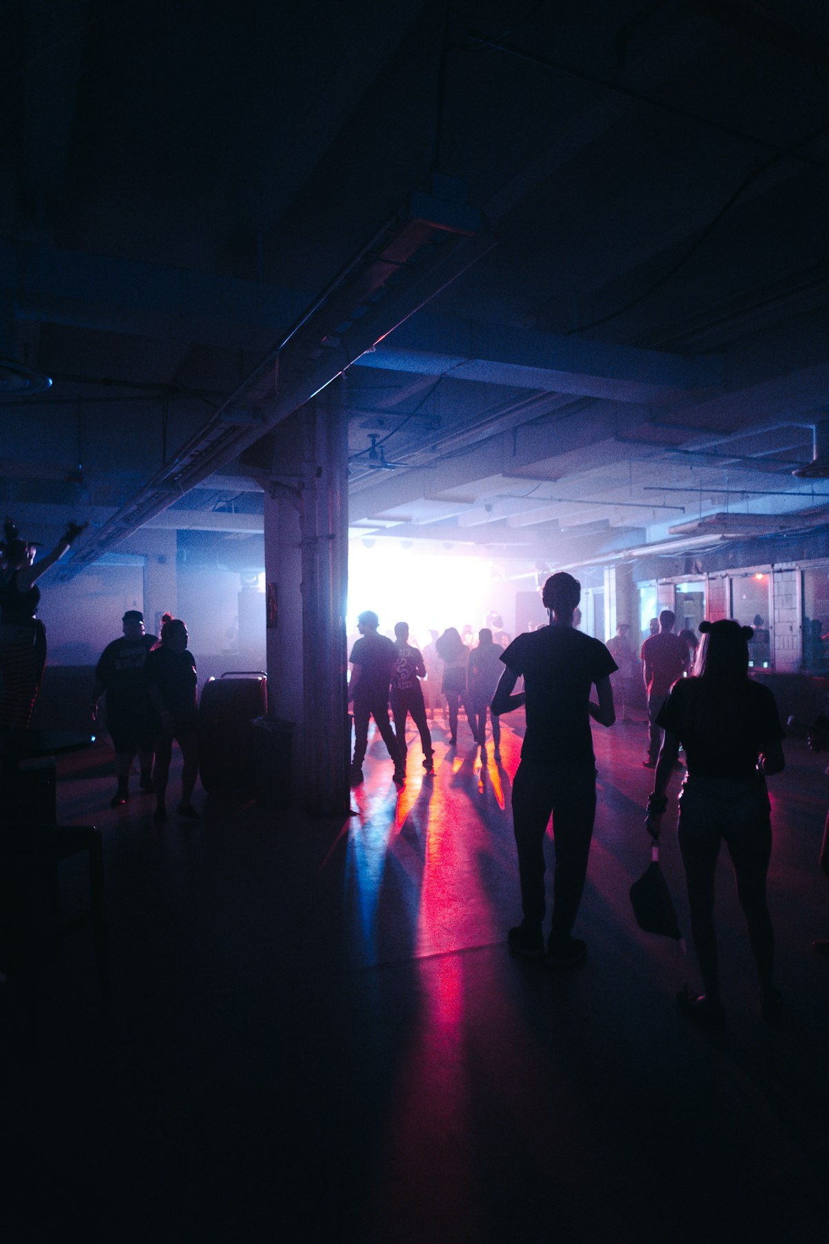 Cabina de DJ de Opium Barcelona a nivel del público