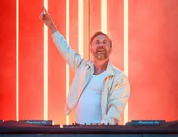 David Guetta pinchando en Ushuaïa Ibiza (Ibiza)